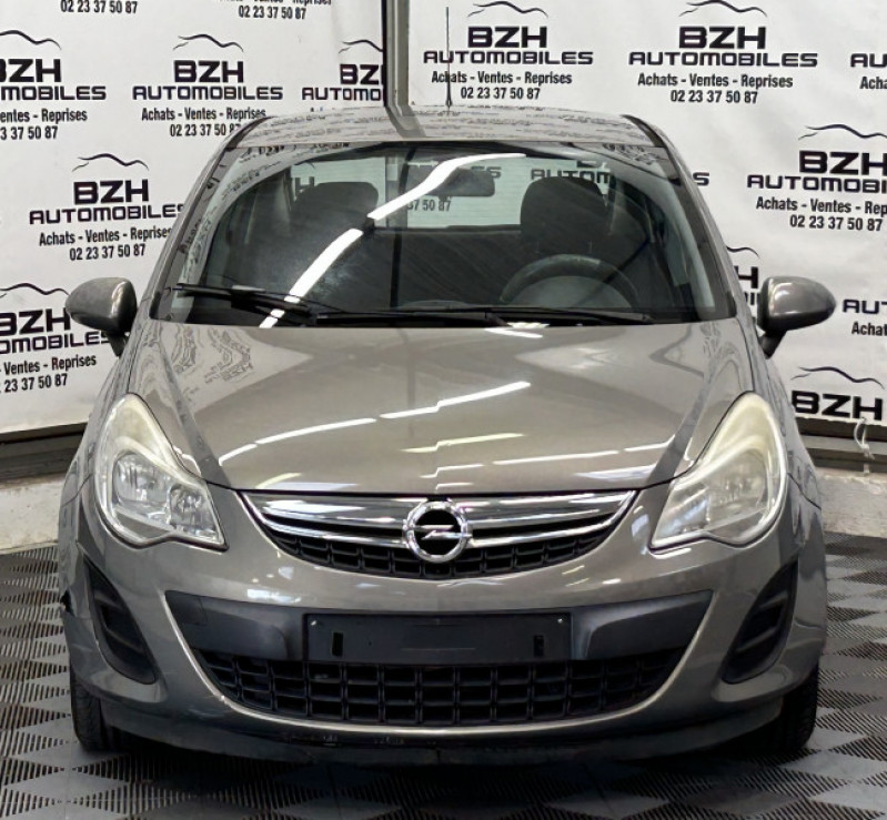 Photo 2 de l'offre de OPEL CORSA 1.3 CDTI95 FAP COLOR EDITION 5P à 7490€ chez BZH Automobiles