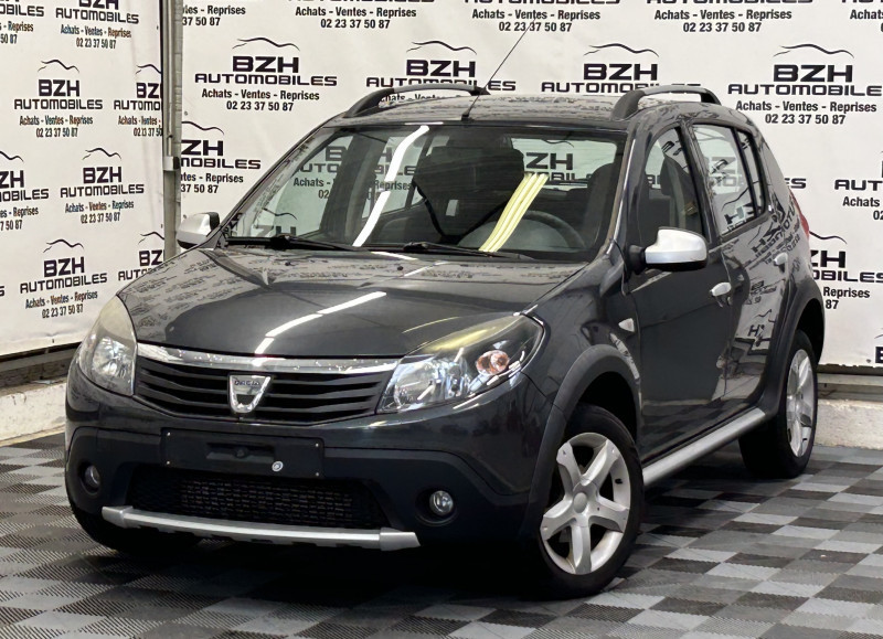 Photo 1 de l'offre de DACIA SANDERO 1.5 DCI 90CH STEPWAY ECO² LAUREATE à 8990€ chez BZH Automobiles