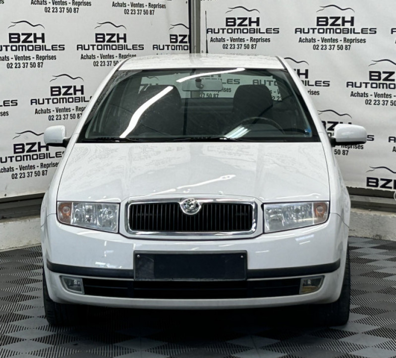 Photo 2 de l'offre de SKODA FABIA 1.4 16V CONFORT BA / BOITE AUTO à 7490€ chez BZH Automobiles