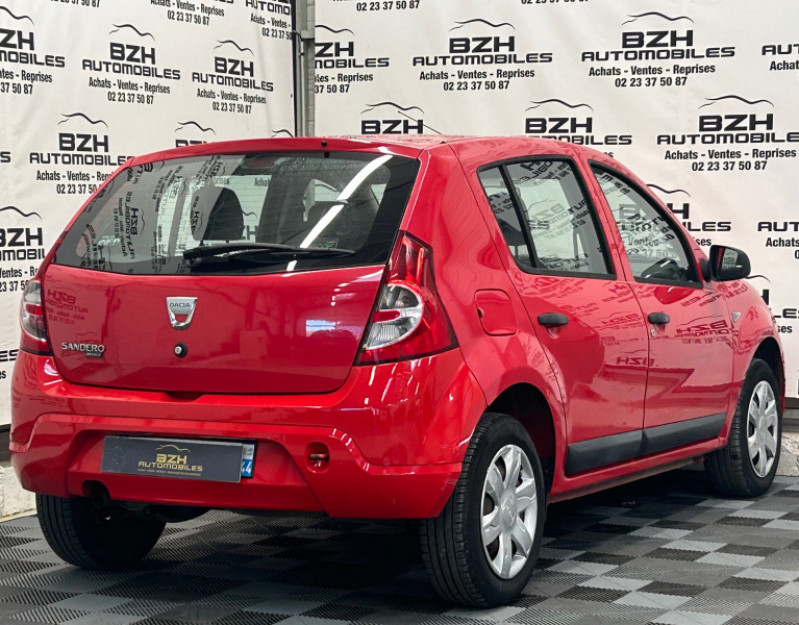 Photo 6 de l'offre de DACIA SANDERO 1.4 MPI 75CH GPL AMBIANCE GARANTIE 12 MOIS à 5990€ chez BZH Automobiles