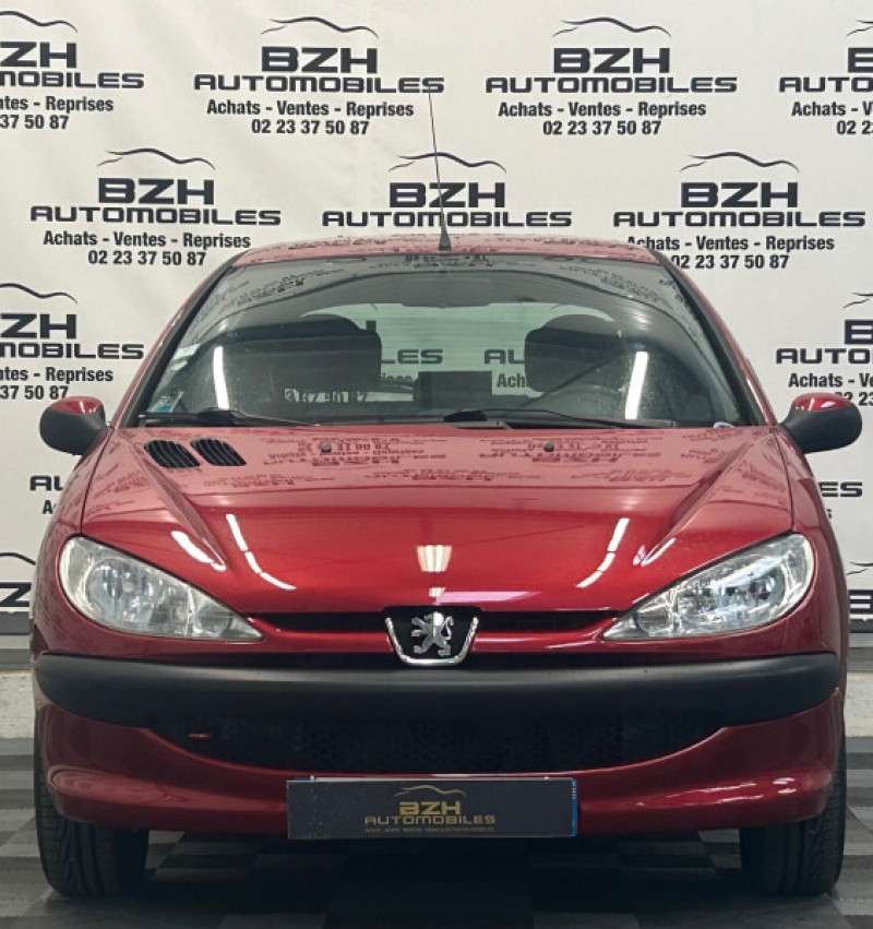 Photo 3 de l'offre de PEUGEOT 206 1.1 XR PRESENCE 5P*CLIM* GARANTIE 12 MOIS à 4990€ chez BZH Automobiles