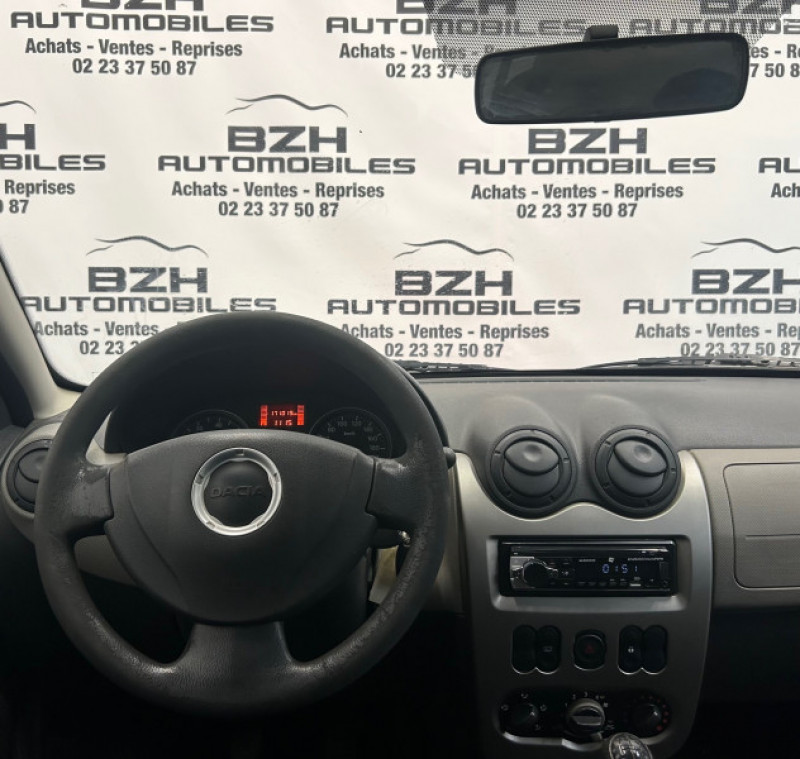 Photo 8 de l'offre de DACIA SANDERO 1.4 MPI 75CH GPL AMBIANCE GARANTIE 12 MOIS à 5990€ chez BZH Automobiles