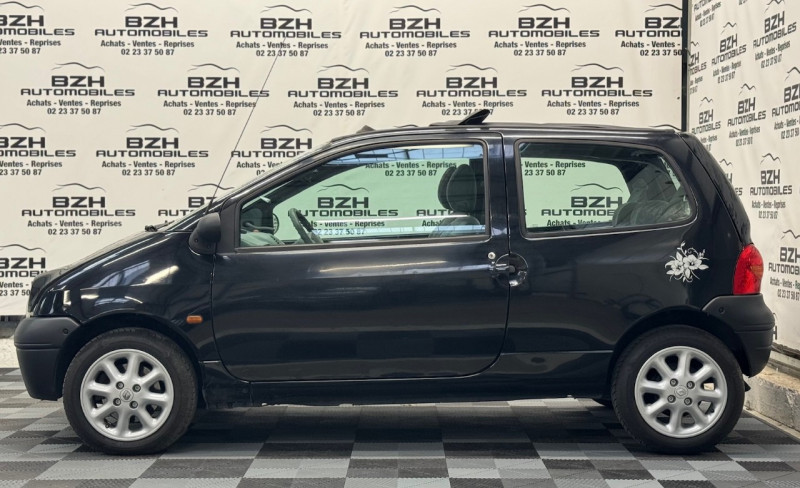 Photo 4 de l'offre de RENAULT TWINGO 1.2 60CH GARANTIE 12 MOIS à 5990€ chez BZH Automobiles