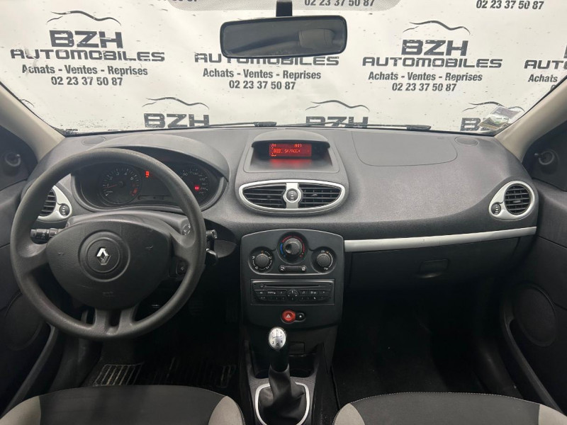 Photo 7 de l'offre de RENAULT CLIO III 1.2 16V 75CH EXPRESS CLIM 5P à 6990€ chez BZH Automobiles