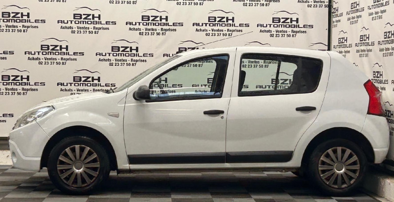 Photo 6 de l'offre de DACIA SANDERO 1.5 DCI 75CH FAP ECO² AMBIANCE à 6990€ chez BZH Automobiles