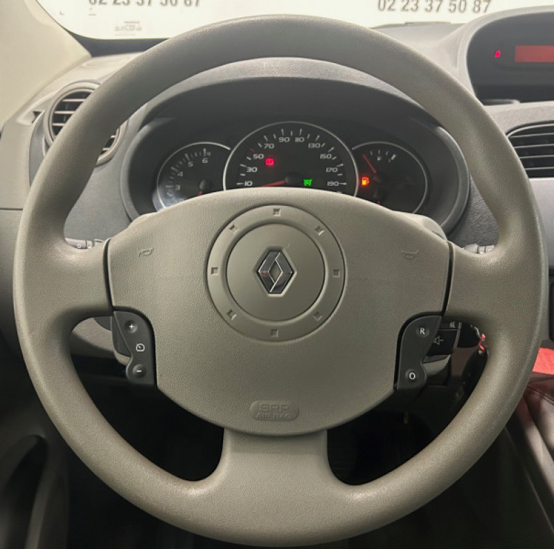 Photo 11 de l'offre de RENAULT KANGOO 1.6 16V 95CH PRIVILEGE 5P à 10990€ chez BZH Automobiles