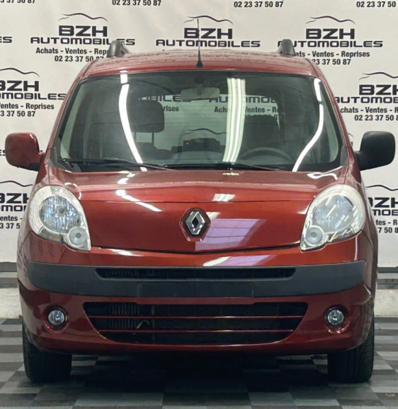 Photo 2 de l'offre de RENAULT KANGOO 1.6 16V 95CH PRIVILEGE 5P à 10990€ chez BZH Automobiles