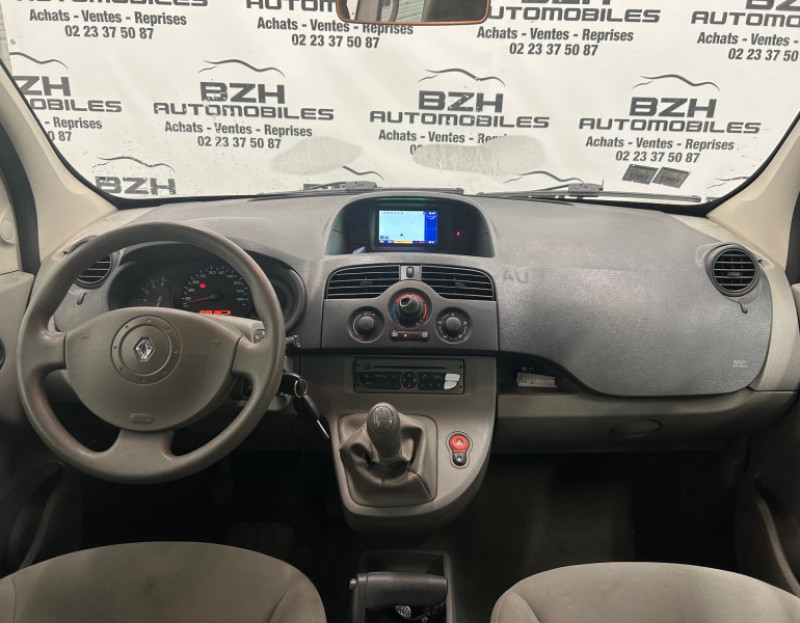 Photo 8 de l'offre de RENAULT KANGOO II 1.6 90CH ACCESS à 11990€ chez BZH Automobiles