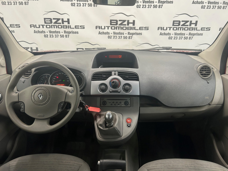 Photo 9 de l'offre de RENAULT KANGOO 1.6 16V 95CH PRIVILEGE 5P à 10990€ chez BZH Automobiles