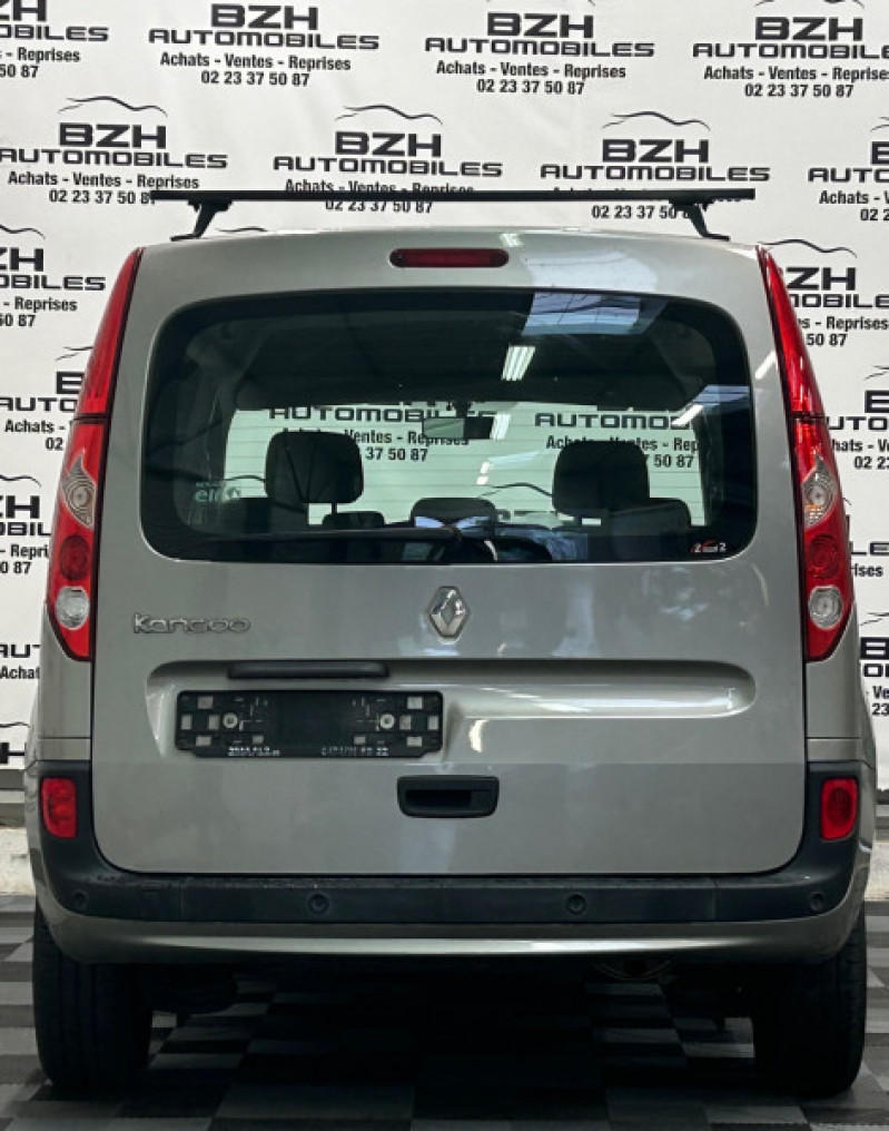 Photo 4 de l'offre de RENAULT KANGOO II 1.6 90CH ACCESS à 11990€ chez BZH Automobiles