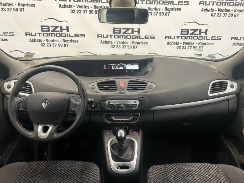 Photo 5 de l'offre de RENAULT GRAND SCENIC III 1.9 DCI 130CH FAP EXCEPTION 5 PLACES à 7490€ chez BZH Automobiles