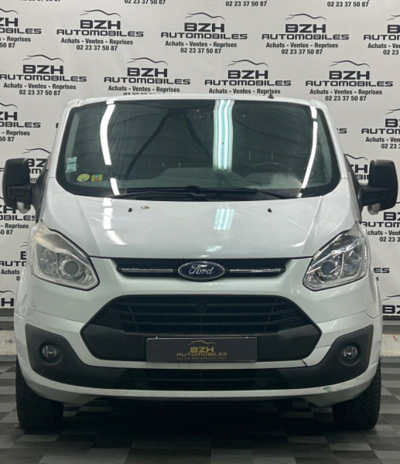 Photo 2 de l'offre de FORD TRANSIT CCB 330C 2.2 TDCI 125CH TRACTION à 10990€ chez BZH Automobiles