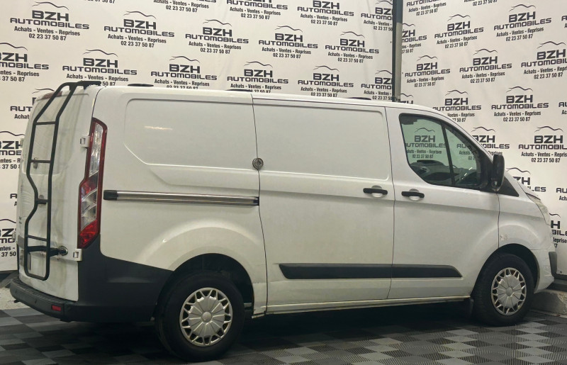 Photo 6 de l'offre de FORD TRANSIT CCB 330C 2.2 TDCI 125CH TRACTION à 10990€ chez BZH Automobiles