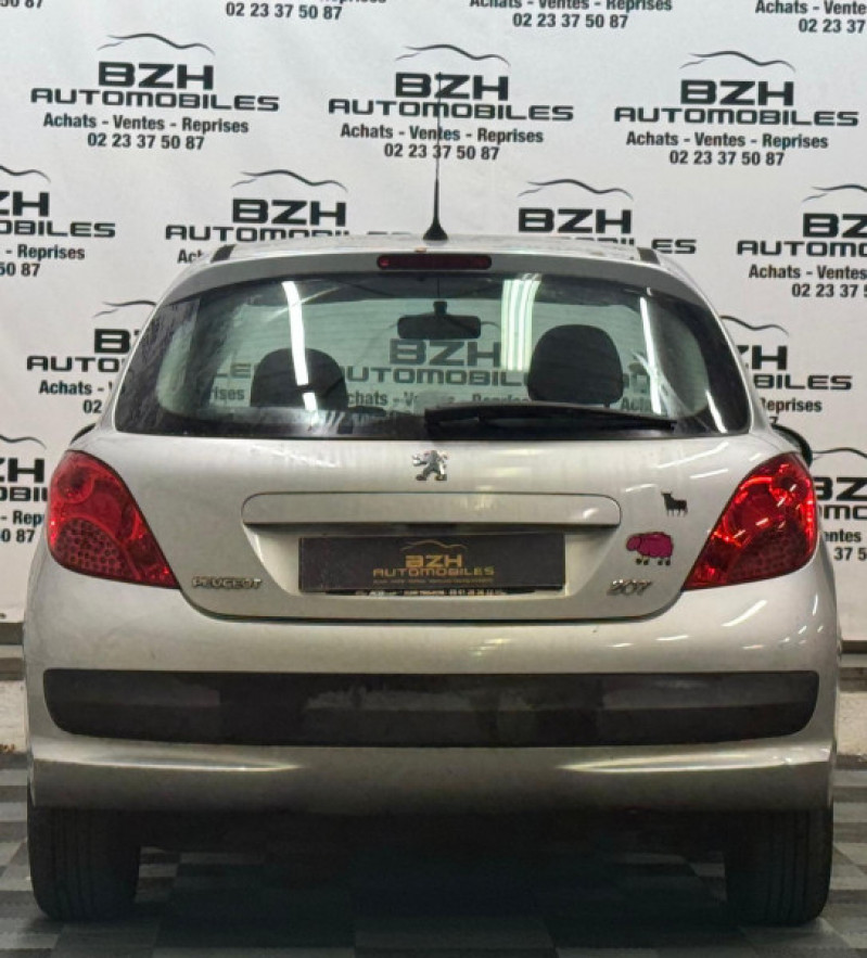 Photo 4 de l'offre de PEUGEOT 207 1.4 URBAN 5P GARANTIE 12 MOIS à 6990€ chez BZH Automobiles