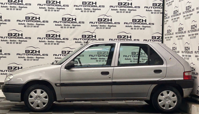 Photo 2 de l'offre de CITROEN SAXO 1.1 4CV SX 5P GARANTIE 12 MOIS à 4490€ chez BZH Automobiles