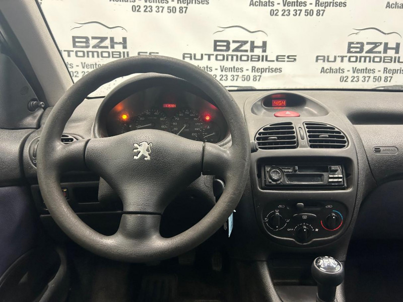 Photo 8 de l'offre de PEUGEOT 206 1.1 XR 3P GARANTIE 12 MOIS à 4490€ chez BZH Automobiles