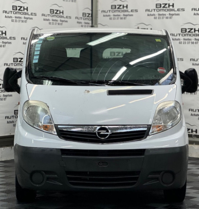 Photo 2 de l'offre de OPEL VIVARO COMBI 2.0 CDTI 115CH C1 * ATTELAGE / CLIM * à 9990€ chez BZH Automobiles