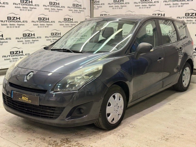 Photo 5 de l'offre de RENAULT GRAND SCENIC III 1.5 DCI 105CH AUTHENTIQUE 7 PLACES à 7990€ chez BZH Automobiles