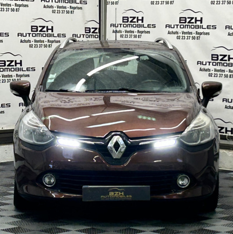 Photo 2 de l'offre de RENAULT CLIO IV ESTATE 1.2 16V 75CH LIFE GARANTIE 12 MOIS à 8490€ chez BZH Automobiles