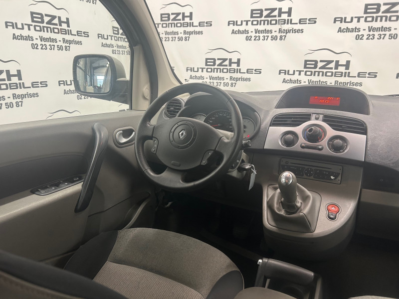 Photo 8 de l'offre de RENAULT KANGOO II 1.6 16V 105CH ETHANOL EXPRESSION GARANTIE 12 MOIS à 10990€ chez BZH Automobiles