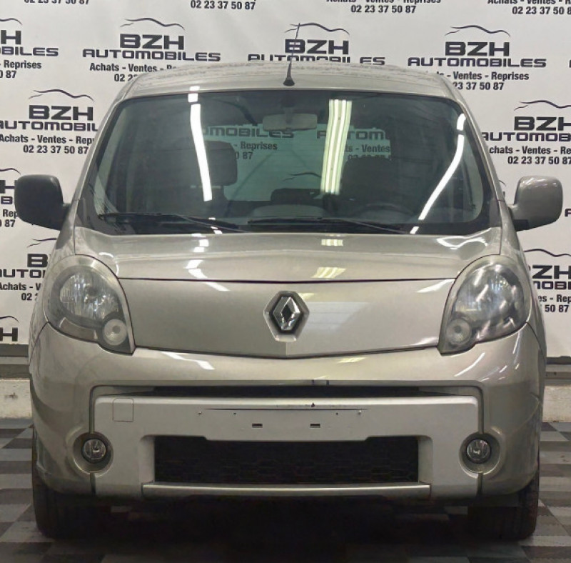 Photo 2 de l'offre de RENAULT KANGOO II 1.6 16V 105CH ETHANOL EXPRESSION GARANTIE 12 MOIS à 10990€ chez BZH Automobiles