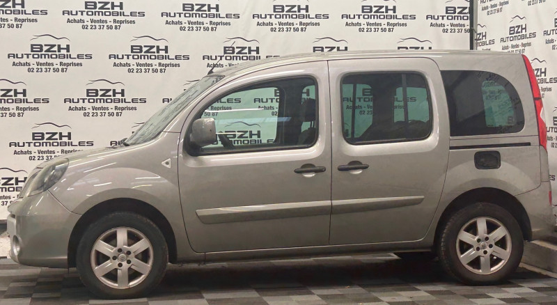 Photo 3 de l'offre de RENAULT KANGOO II 1.6 16V 105CH ETHANOL EXPRESSION GARANTIE 12 MOIS à 10990€ chez BZH Automobiles