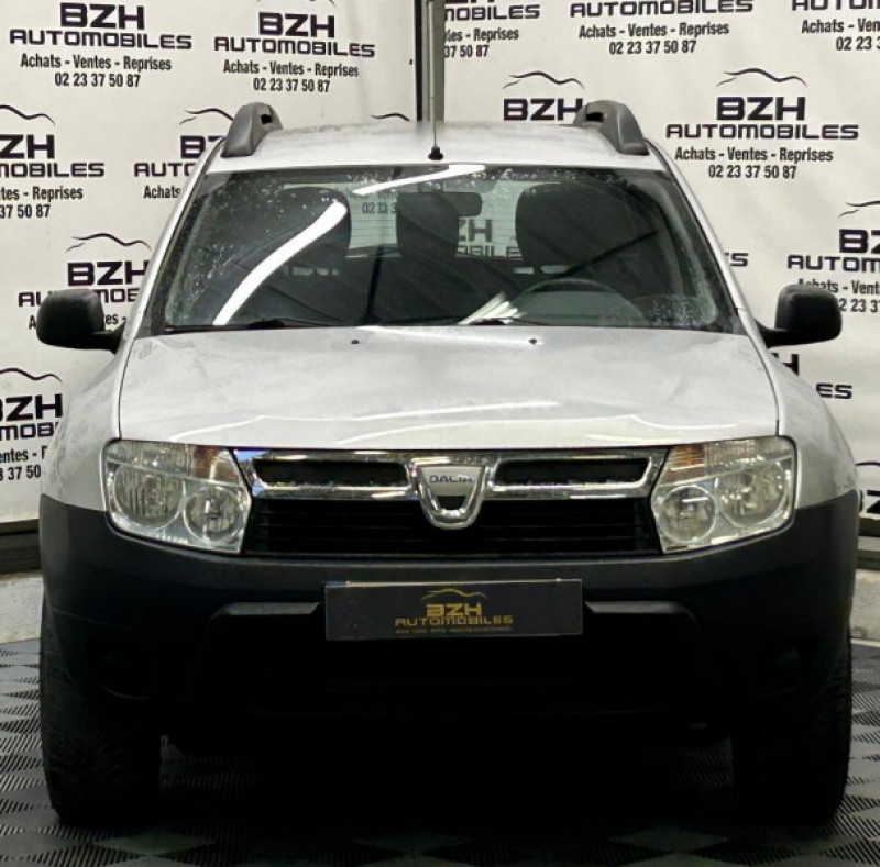 Photo 2 de l'offre de DACIA DUSTER 1.5 DCI 90CH * CLIM * AMBIANCE 4X2 GARANTIE 12 MOIS à 10990€ chez BZH Automobiles