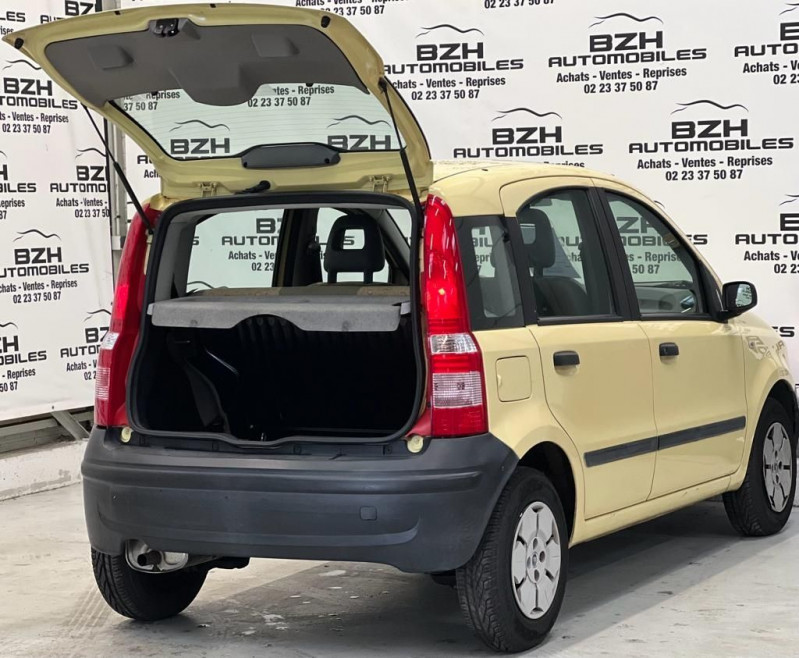 Photo 4 de l'offre de FIAT PANDA 1.1 8V 54CH TEAM GARANTIE 12 MOIS à 4490€ chez BZH Automobiles