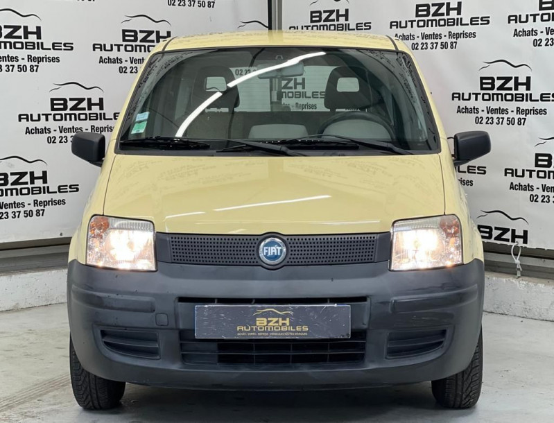 Photo 2 de l'offre de FIAT PANDA 1.1 8V 54CH TEAM GARANTIE 12 MOIS à 4490€ chez BZH Automobiles