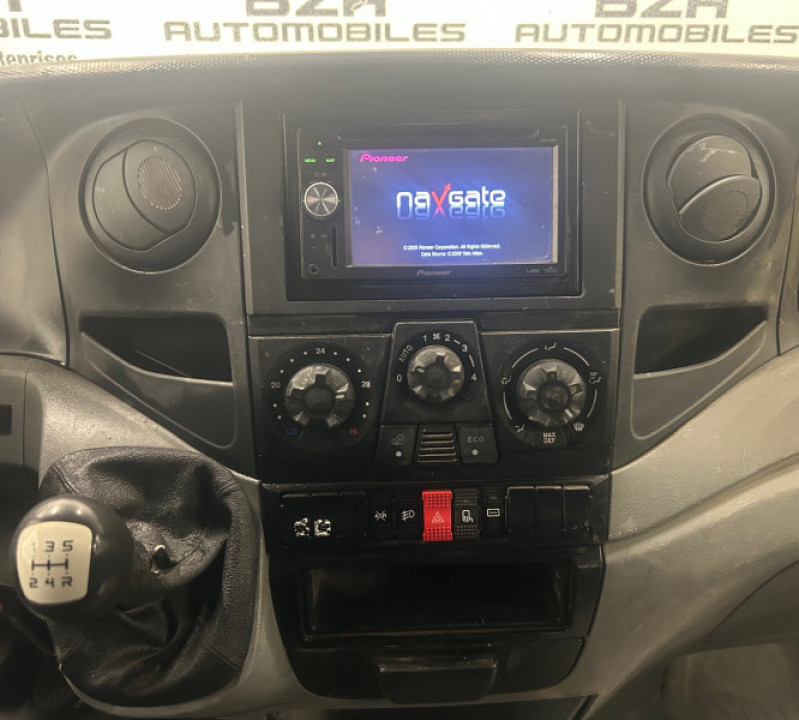 Photo 7 de l'offre de IVECO DAILY FG 2.3 Turbo D 136CH L2H2 à 9990€ chez BZH Automobiles