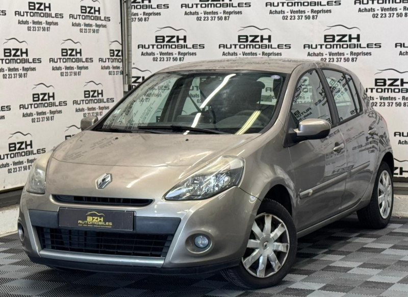 Renault CLIO III 1.2 16V 75CH TOM TOM LIVE 5P 12 MOIS Essence BEIGE Occasion à vendre