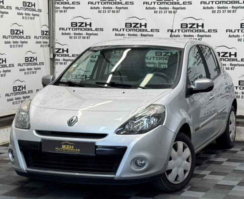 Renault CLIO III 1.5 DCI 75CH BUSINESS ECOÂ² 5P 12 MOIS Diesel GRIS C Occasion à vendre