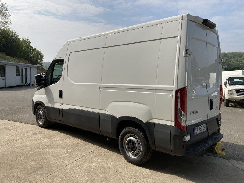 Photo 2 de l'offre de IVECO DAILY FOURGON 35S16 V11 HI-MATIC à 27900€ chez L'utilitaire Normand