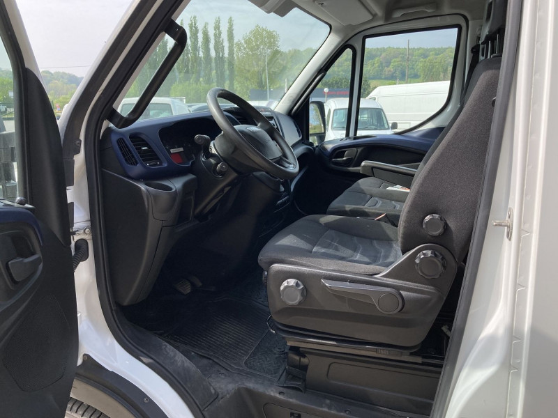 Photo 5 de l'offre de IVECO DAILY FOURGON 35S16 V11 HI-MATIC à 27900€ chez L'utilitaire Normand