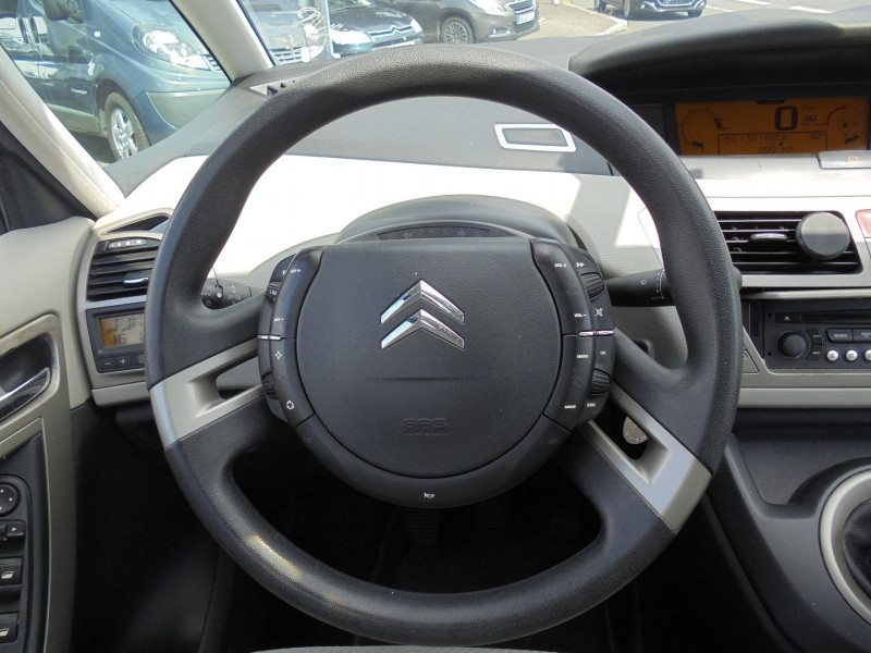Photo 6 de l'offre de CITROEN GRAND C4 PICASSO 1.6 HDI110 FAP PACK AMBIANCE 7PL à 5490€ chez Agence AVR Automobile