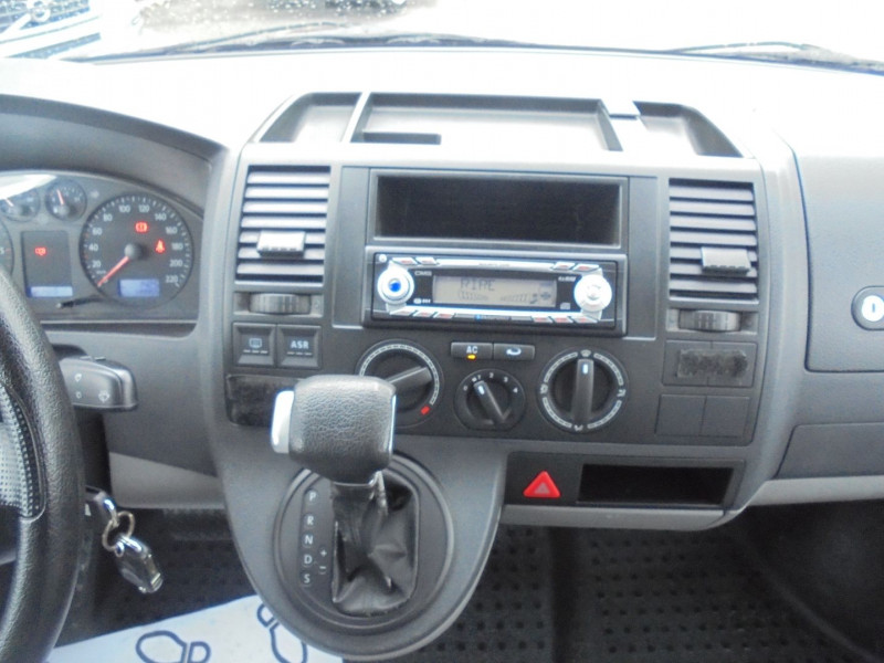 Photo 4 de l'offre de VOLKSWAGEN TRANSPORTER 2.5 TDI 174CH CONFORT BVA à 16890€ chez Agence AVR Automobile