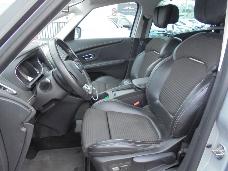 Photo 9 de l'offre de RENAULT GRAND SCENIC IV 1.6 DCI 160CH ENERGY INTENS EDC à 17890€ chez Agence AVR Automobile