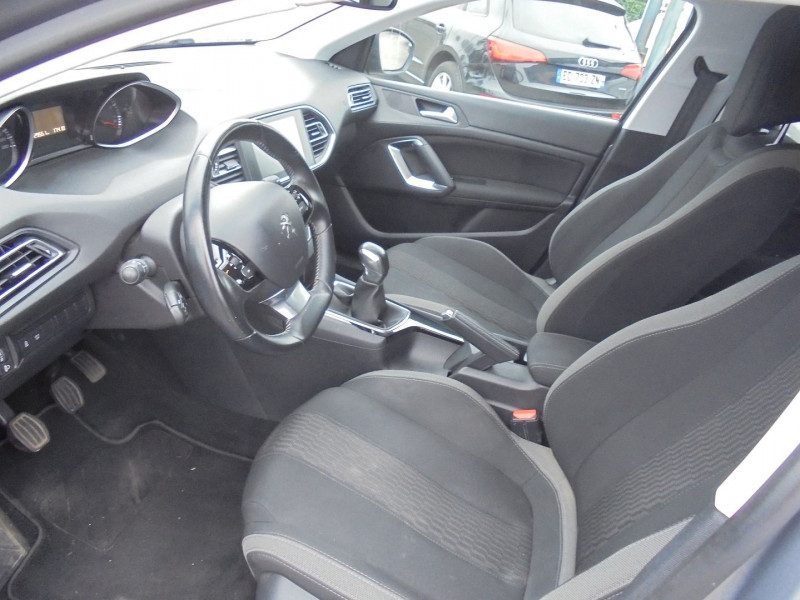 Photo 4 de l'offre de PEUGEOT 308 SW 1.2 PURETECH 110CH STYLE S&S à 10890€ chez Agence AVR Automobile