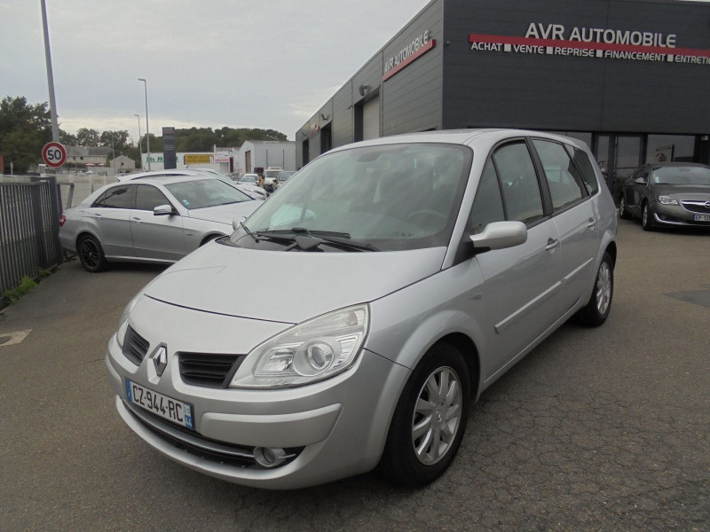 Renault GRAND SCENIC II 2.0 DCI 150CH FAP DYNAMIQUE 5 PLACES Diesel GRIS C Occasion à vendre