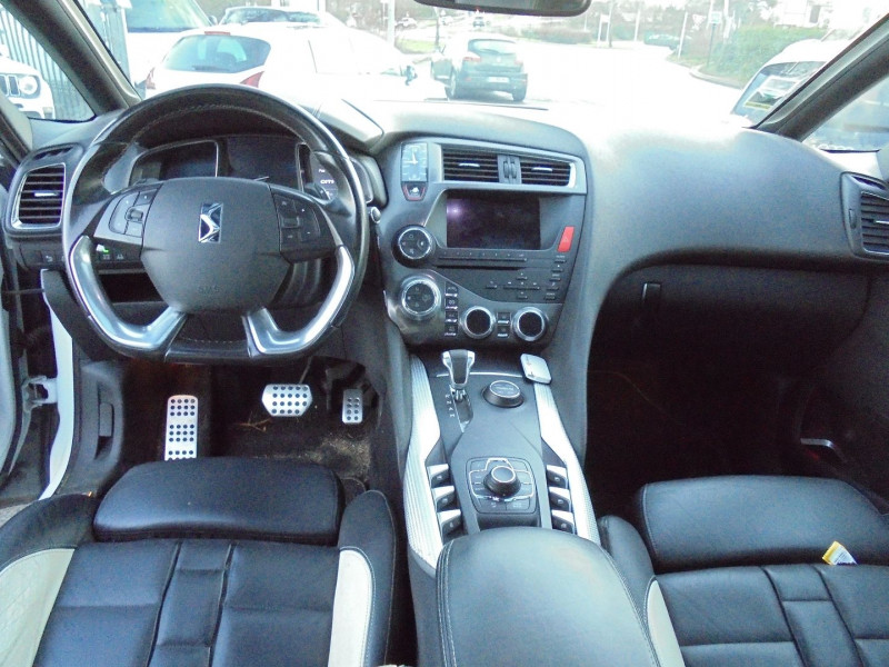 Photo 5 de l'offre de CITROEN DS5 HYBRID4 AIRDREAM SPORT CHIC BMP6 à 12990€ chez Agence AVR Automobile