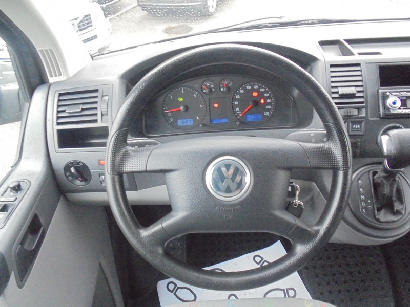 Photo 5 de l'offre de VOLKSWAGEN TRANSPORTER 2.5 TDI 174CH CONFORT BVA à 16890€ chez Agence AVR Automobile