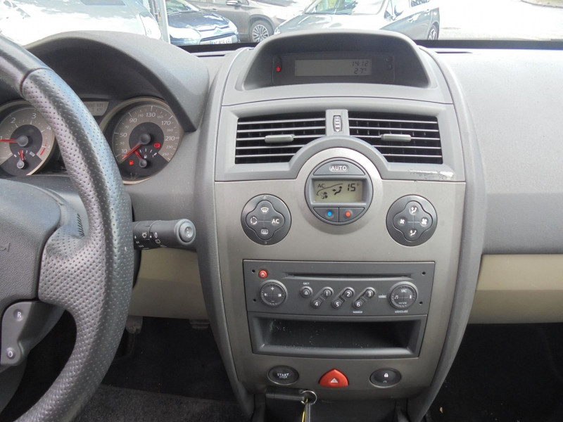 Photo 4 de l'offre de RENAULT MEGANE II 1.5 DCI 105CH IMPULSION 5P à 5490€ chez Agence AVR Automobile