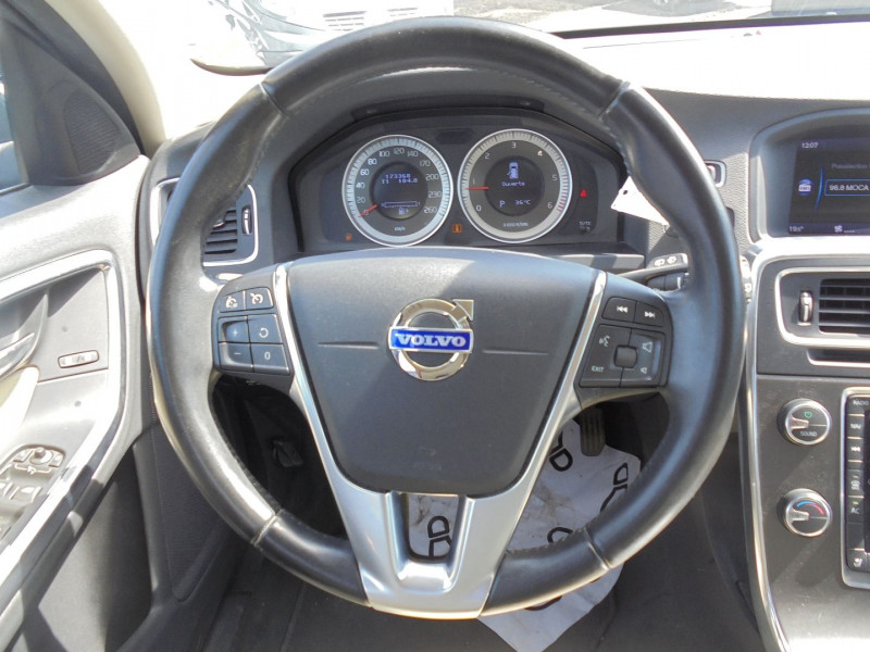 Photo 7 de l'offre de VOLVO V60 D3 136CH START&STOP SUMMUM GEARTRONIC à 11890€ chez Agence AVR Automobile