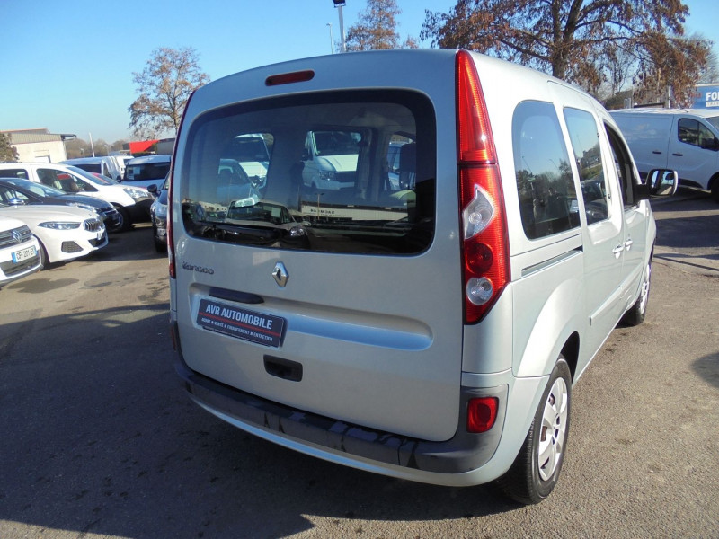 Photo 2 de l'offre de RENAULT KANGOO II 1.5 DCI 90CH FAP EXPRESSION à 5890€ chez Agence AVR Automobile