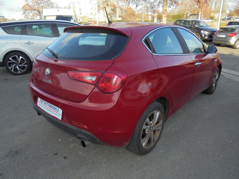 Photo 2 de l'offre de ALFA ROMEO GIULIETTA 2.0 JTDM140 DISTINCTIVE STOP&START à 6890€ chez Agence AVR Automobile