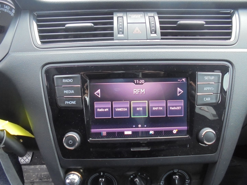 Photo 11 de l'offre de SKODA RAPID 1.4 TDI 90CH CR FAP GREENTEC EDITION à 11890€ chez Agence AVR Automobile