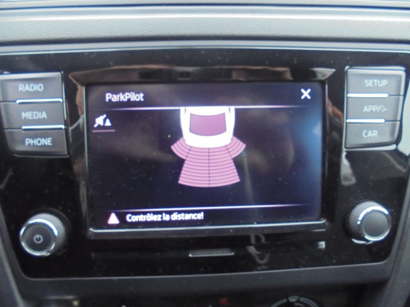 Photo 12 de l'offre de SKODA RAPID 1.4 TDI 90CH CR FAP GREENTEC EDITION à 11890€ chez Agence AVR Automobile