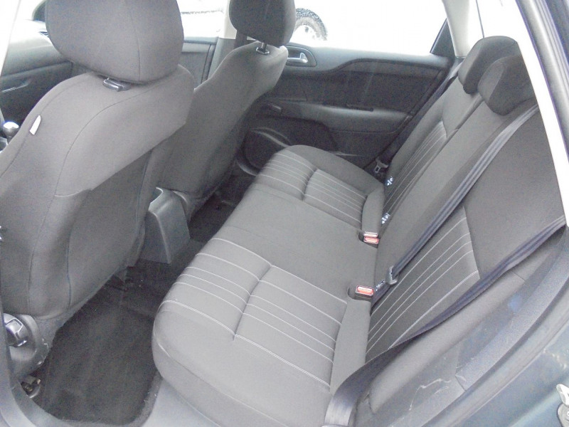 Photo 5 de l'offre de CITROEN C4 1.6 HDI 90 FAP ATTRACTION à 5490€ chez Agence AVR Automobile
