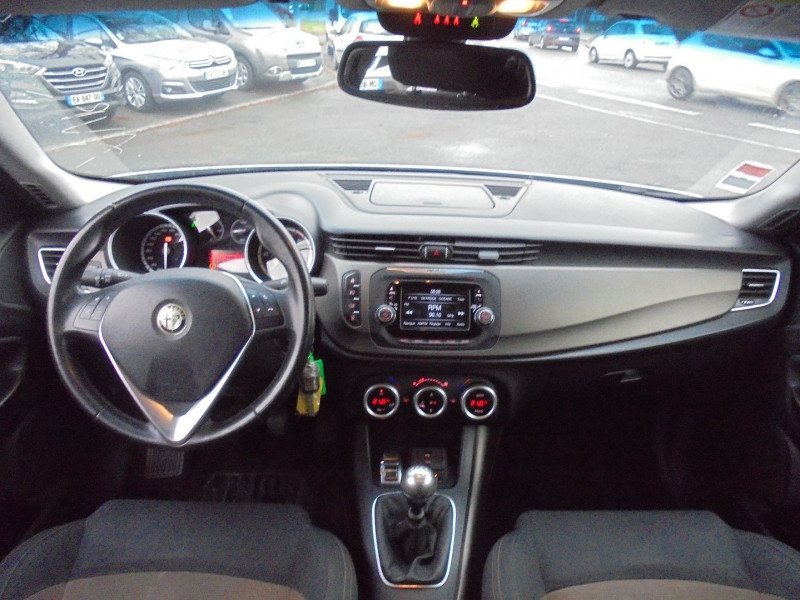 Photo 3 de l'offre de ALFA ROMEO GIULIETTA 1.6 JTDM 105CH DISTINCTIVE STOP&START à 8990€ chez Agence AVR Automobile