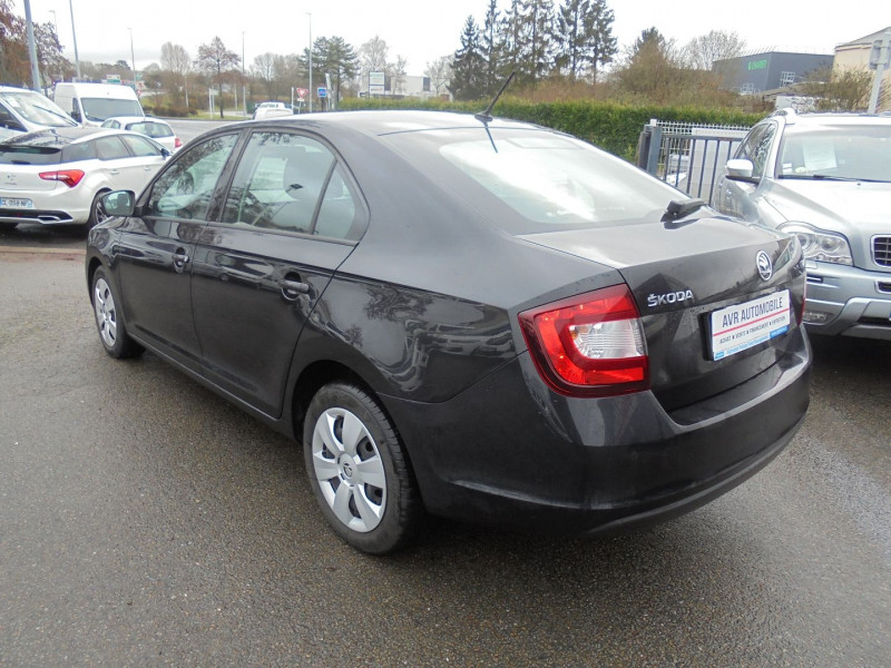 Photo 2 de l'offre de SKODA RAPID 1.4 TDI 90CH CR FAP GREENTEC EDITION à 11890€ chez Agence AVR Automobile